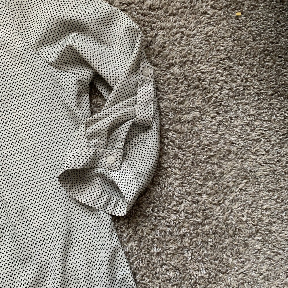 Ladies blouse ๐ - Picture 2 of 6
